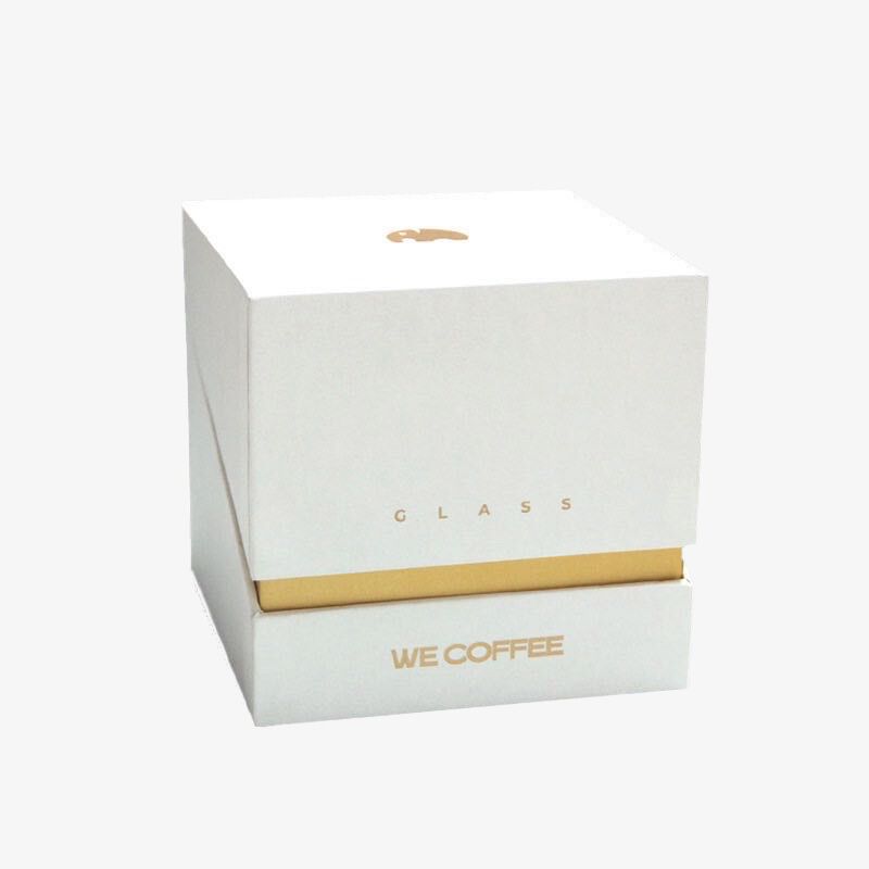 Elegant custom paper candle box with white exterior and gold accents Elegant custom paper candle box with white exterior and gold accents